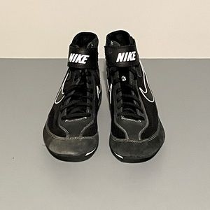 Nike Wrestling Shoes in very good condition, size 9
